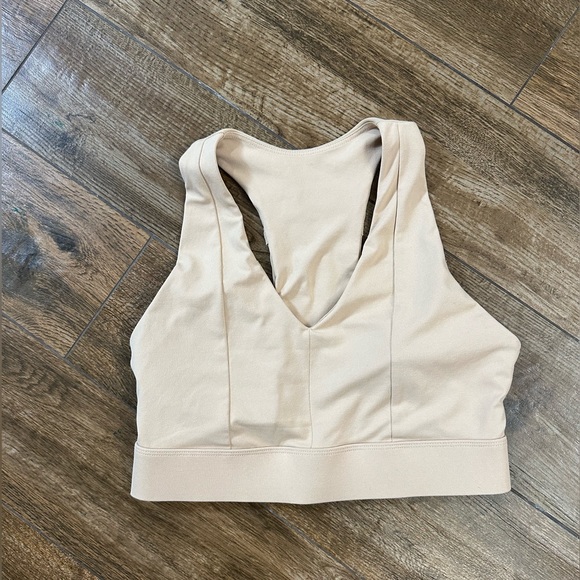 Fabletics On-The-Go Midi Medium Impact Sports Bra Medium - Picture 2 of 7